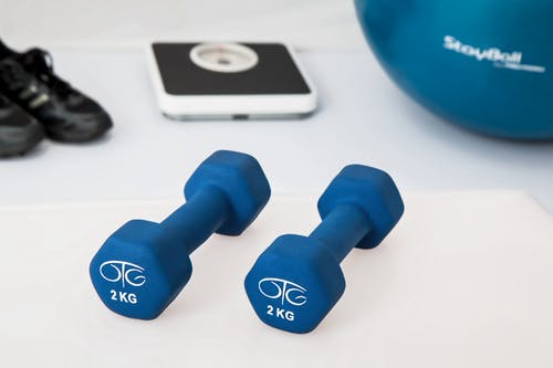 physiotherapy-weight-training-dumbbell-exercise-balls-39671